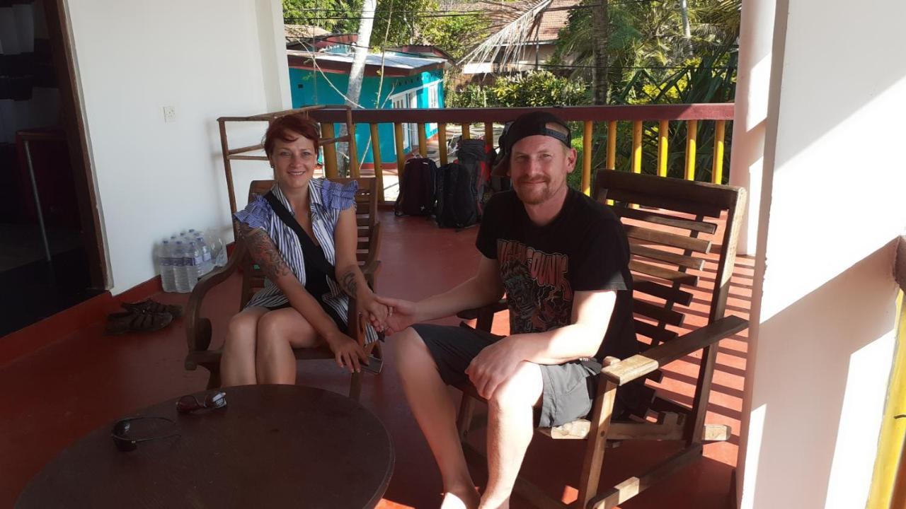 Kiralawella Beach Inn Матара Екстериор снимка