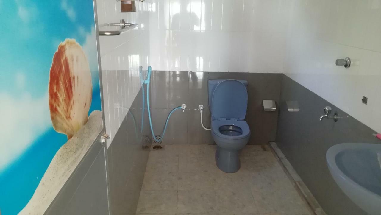 Kiralawella Beach Inn Матара Екстериор снимка